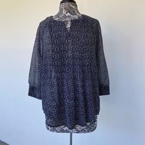 Black and White Floral Blouse by Vince Camuto size XL